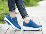 Thick bottom shake shoes women's leather casual shoes non-slip walking shoes travel shoes Korean version of the increase single shoes large size